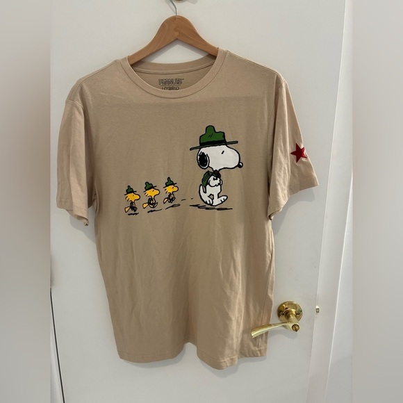 Hybrid Apparel Tops - Hybrid Apparel Peanuts Graphic Tee Size L Unisex